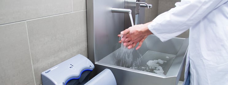 ¡Así es cómo se lavan bien las manos! Los 9 pasos para un lavado de manos perfecto